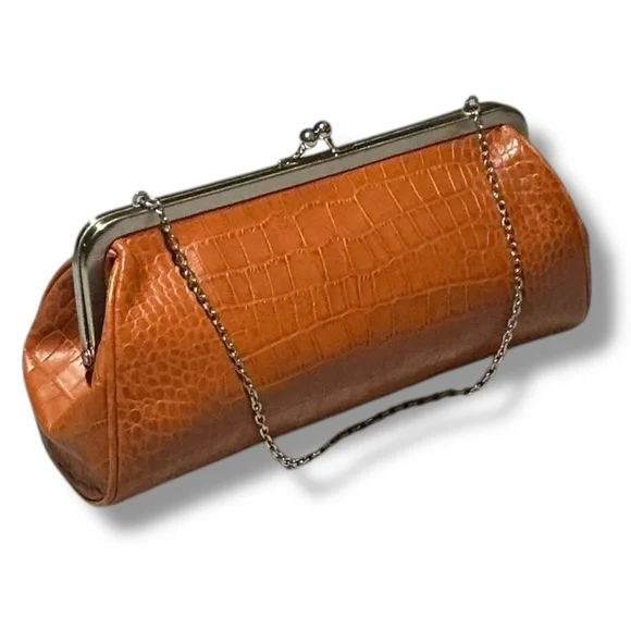 ANN TAYLOR LOFT CROCODILE EMBOSSED CLUTCH – SILVER HARDWARE EUC - Picture 3 of 10